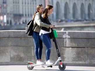 Verhaltensregeln: Verboten sind 2 Personen auf dem E-Scooter